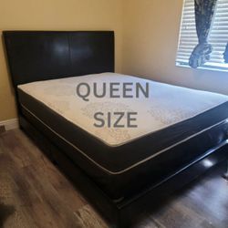 NEW Queen MATTRESS and BOX SPRING. Bed frame not included👍