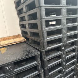 32x37 Strong Plastic Pallets For Sale
