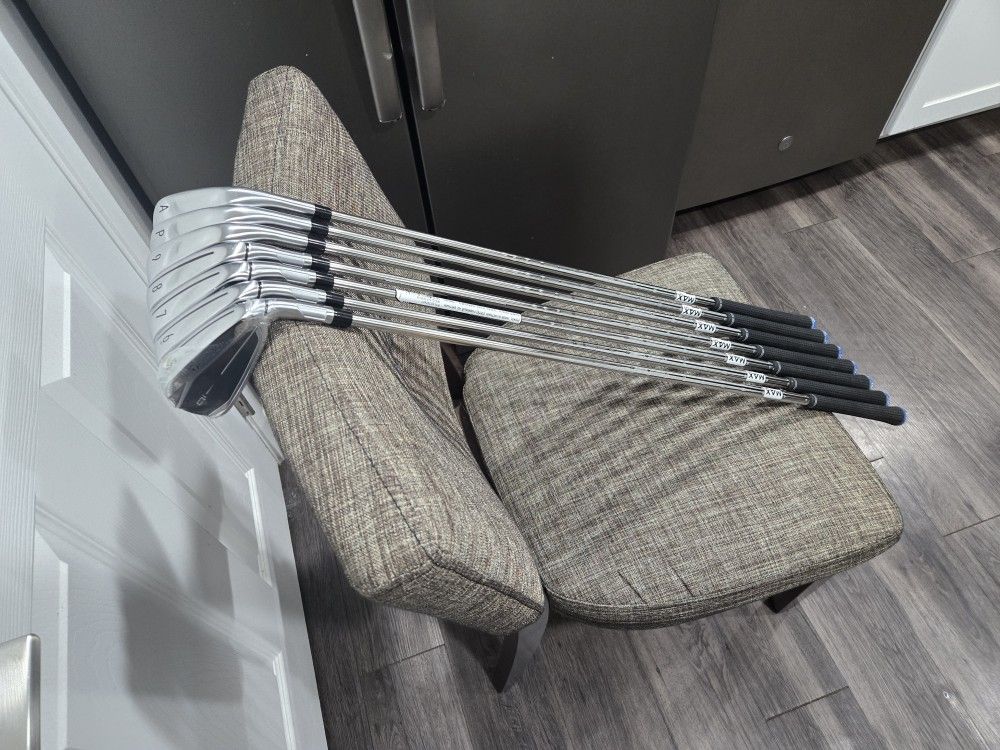 TaylorMade Qi Iron Set