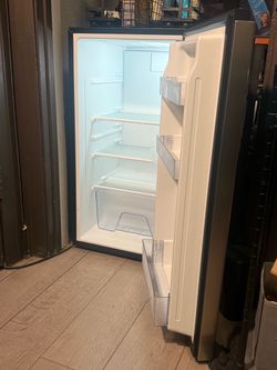 Vissani Mini Fridge Stainless Steel