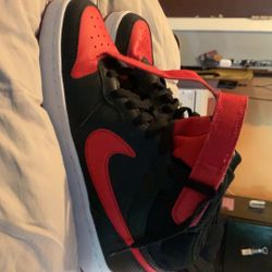 Kids Nike Court Borough’s Sz 7