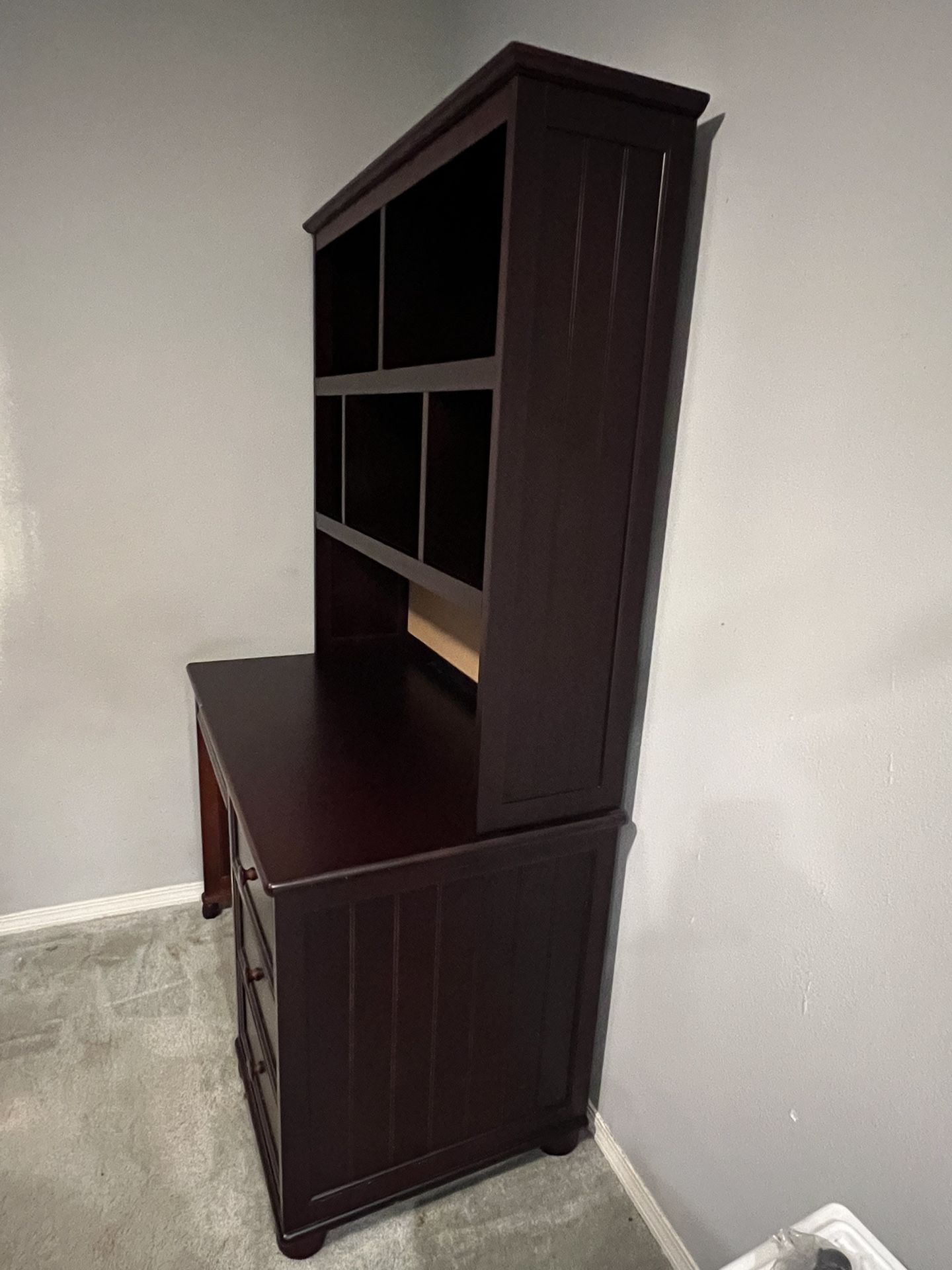 Desk With Hutch And Chair