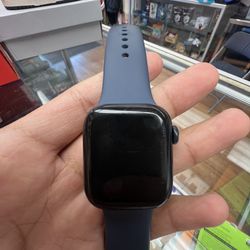 Apple Watch Series 8 41mm With Charger 