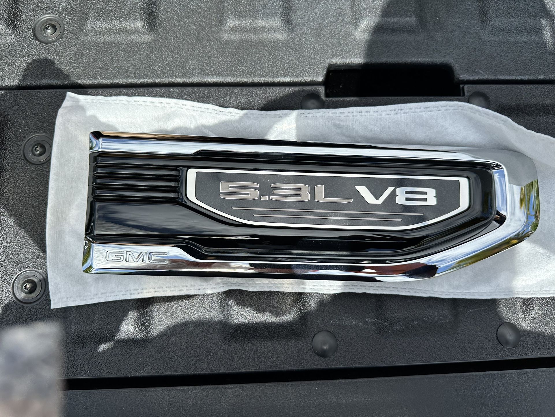 5.3L V8 Logo From GMC sierra