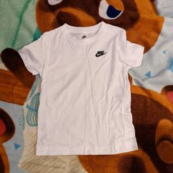 Boy Nike Shirt Size 3t