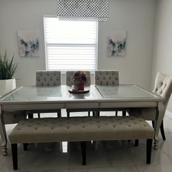 Elegant Dining Table 