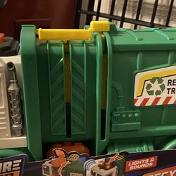RECYCLING TRUCK TOY W LIGHTS AND SOUNDS