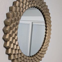 Round Mirror Wall Decor 18" Diameter 