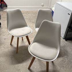 Combo of three chairs in perfect condition 