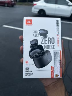 JBL Noise Cancelling Headphones | BRAND NEW