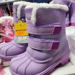 New Girls Snow Boots Size 9