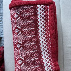 MOVING!! Set of 7 - bedspreads, mattress pads, pillowcases, towels, sheet