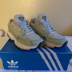 Adidas Falcon