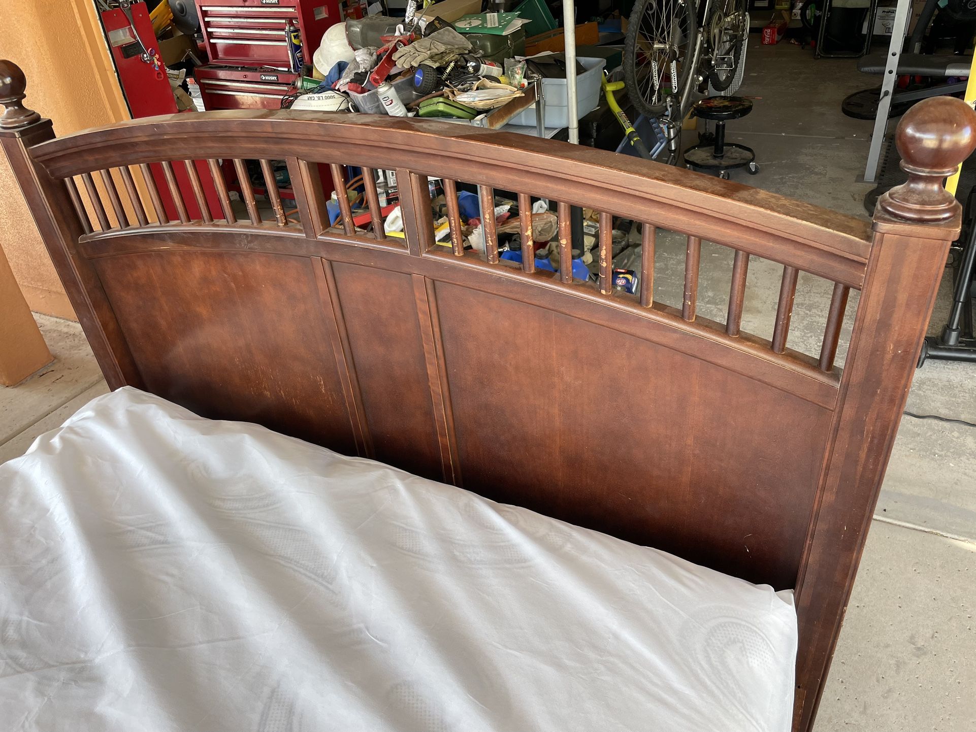 Wood Full Bed With Mattresses And Hide Away Bed for Sale in Phoenix, AZ