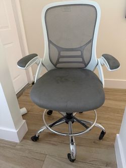 Tall ergonomic drafting chair/ standing desk