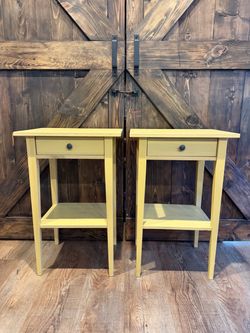 2 ikea hemnes nightstands