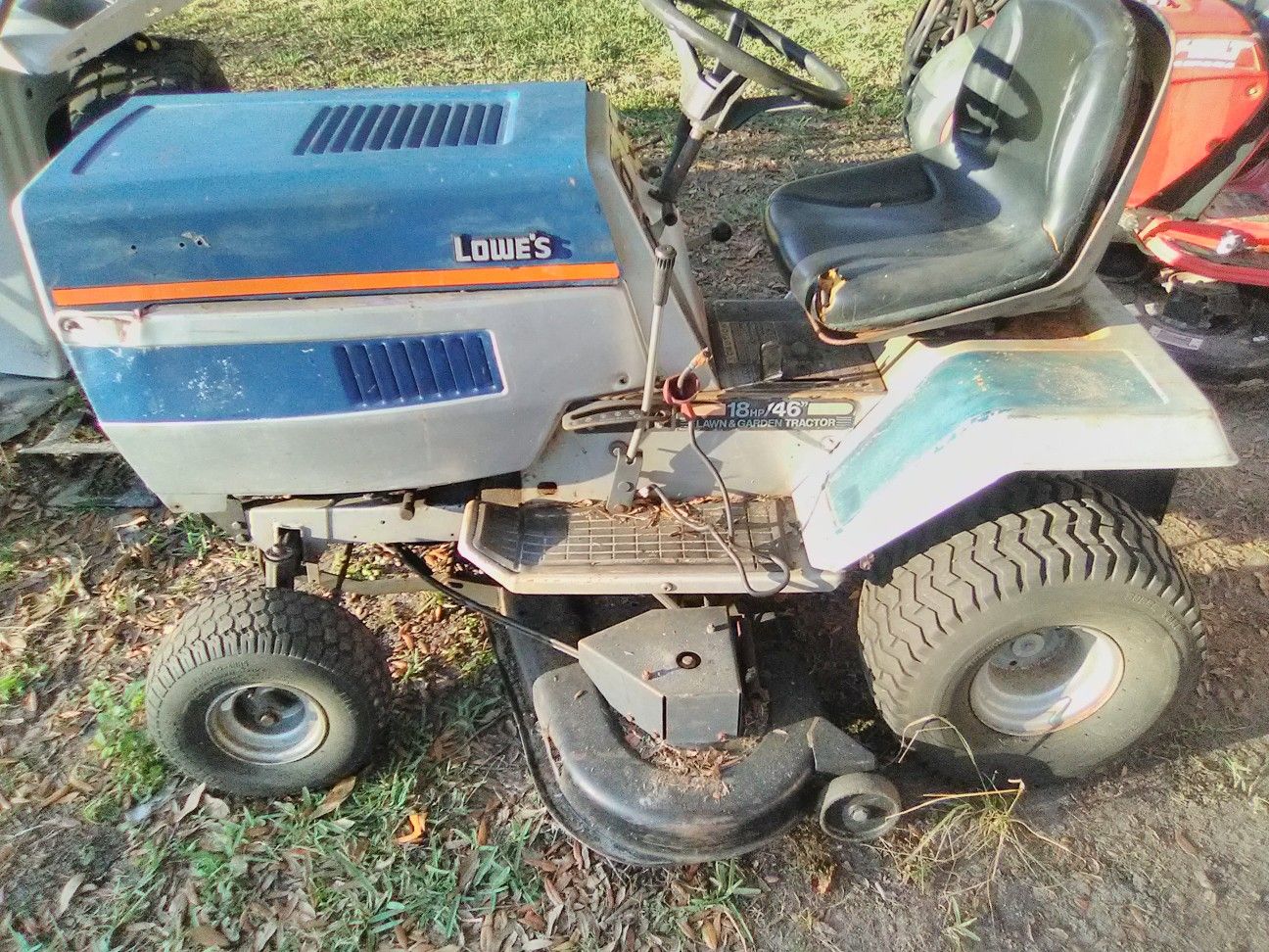 Lowes lawn tractor made by mtd