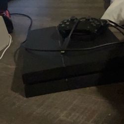 Ps4 With Controller With All Plugs And 408.5gbs
