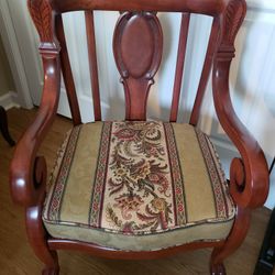 ANTIQUE/ VINTAGE VICTORIAN STYLE MAHAGONY CHAIR