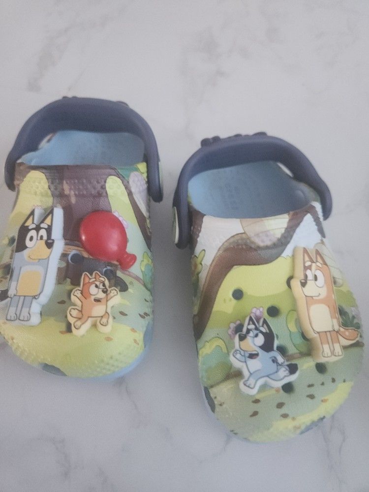 4c Bluey Crocs