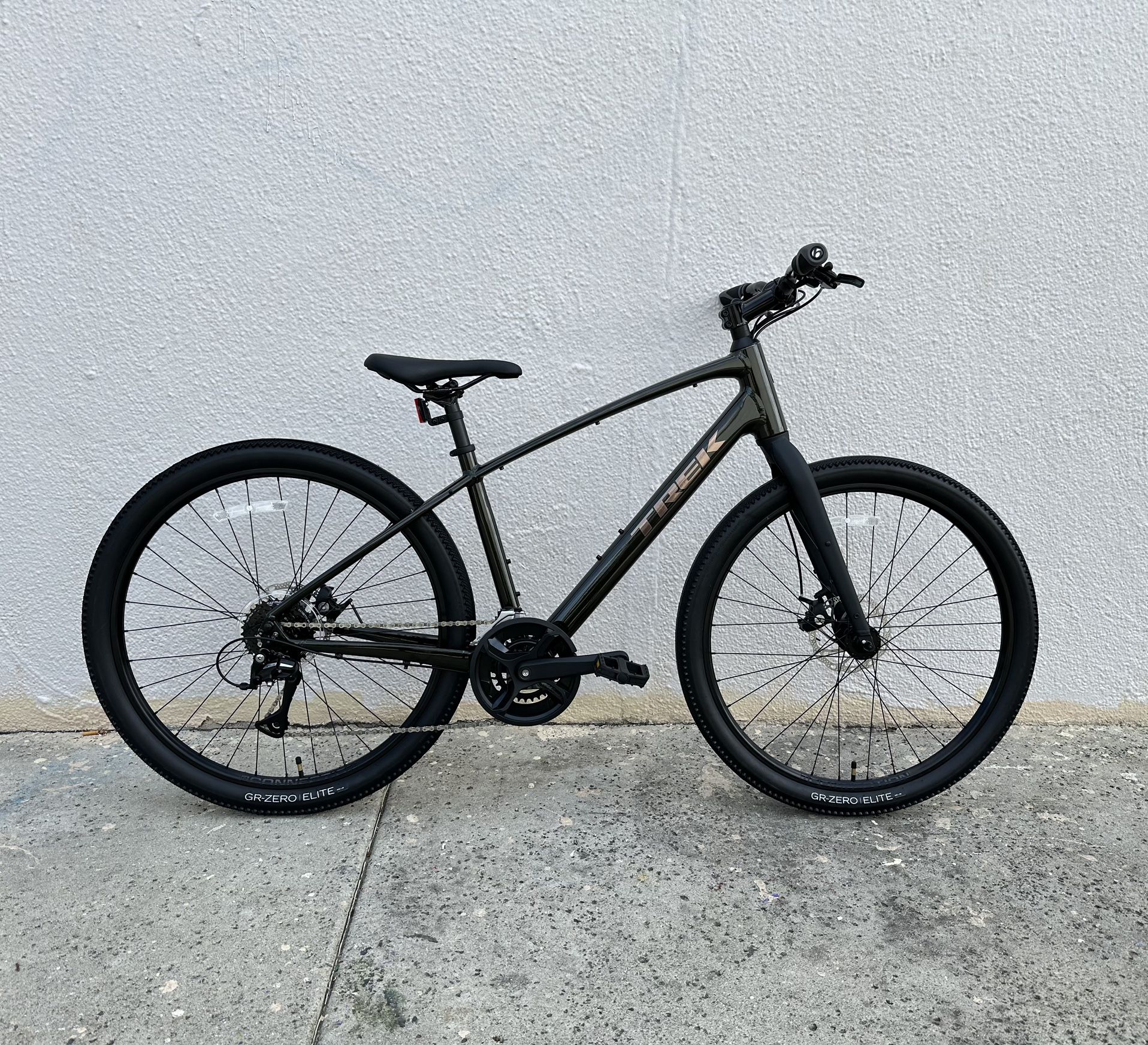 Brand New 2025 Trek Dual Sport 1 Gen 5 Hybrid Bike