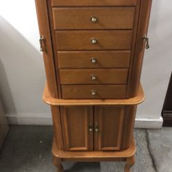 Good condition Oakwood jewelry box