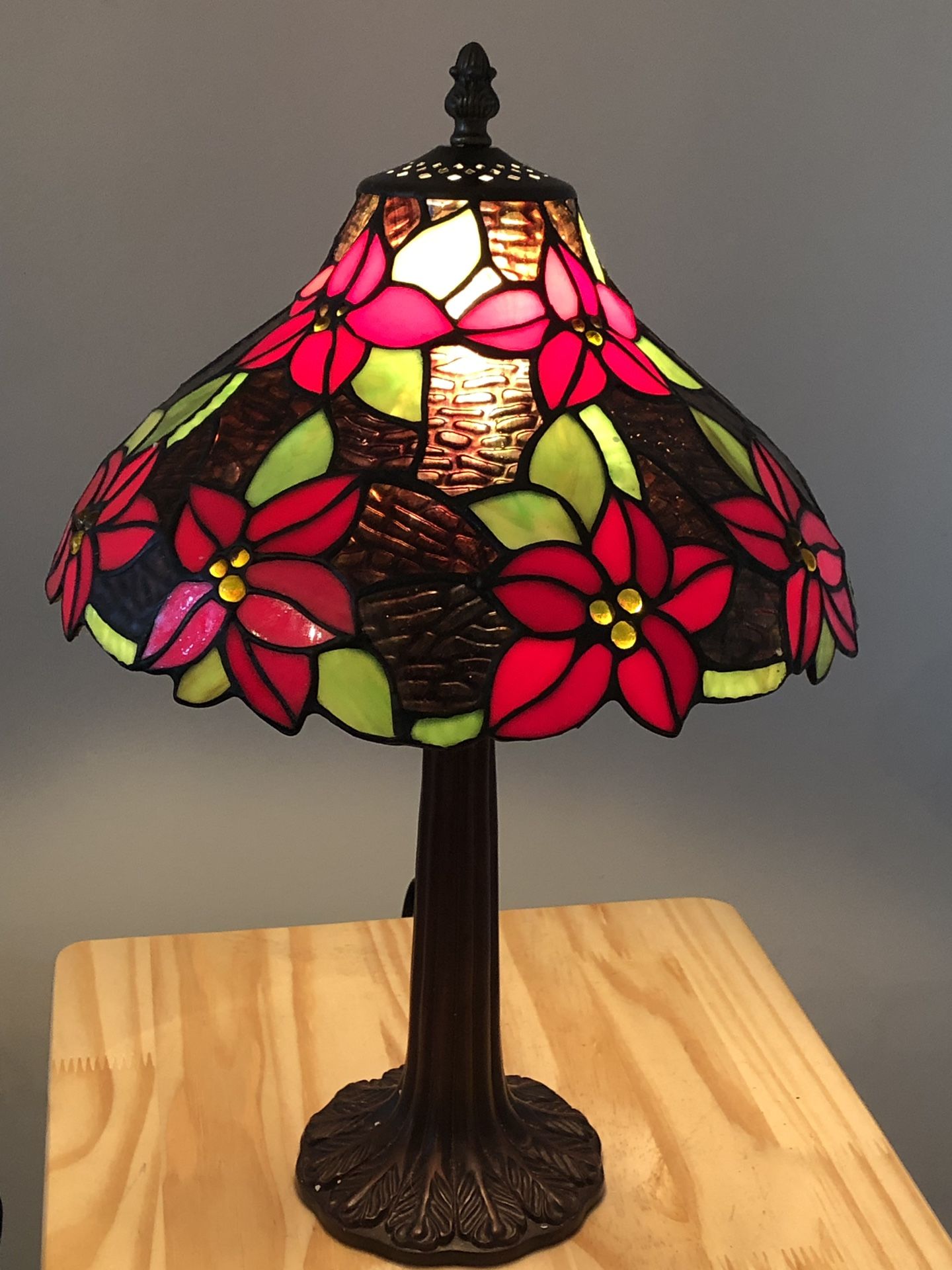 Vintage cracker barrel Tiffany style lamp