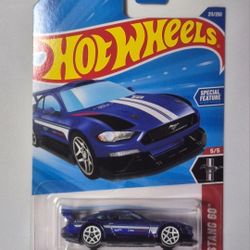CUSTOM FORD MUSTANG GT  HOT WHEELS 