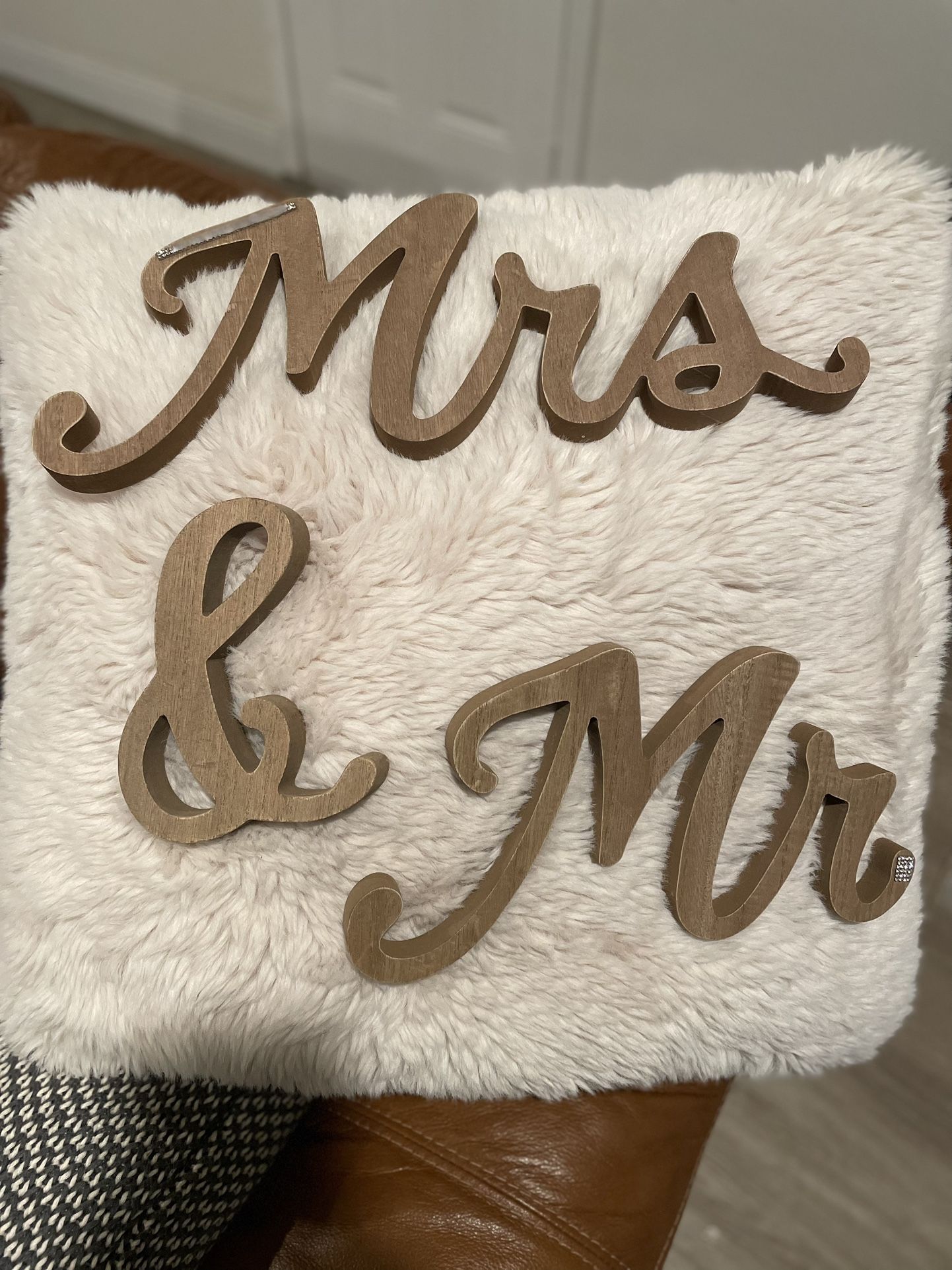 Nice Wooden Mrs & Mr Sign