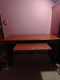Wooden Computer Desk with Keyboard Tray