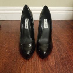 Steve Madden Patent Black Size 6