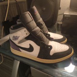 Air Jordan 1 High-Top Sneakers