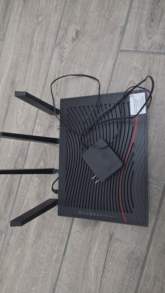 Nighthawk XS4 ROUTER Modem