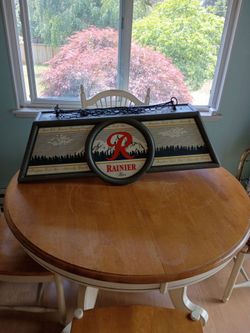 Vintage Rainier Beer Pool Light, mancave