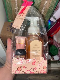 Bath & body works champagne toast