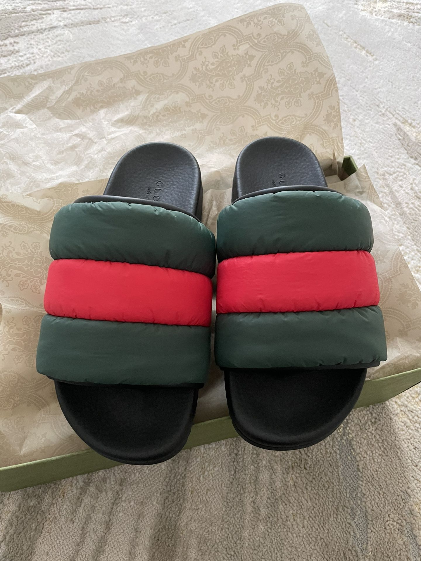 New- Gucci Women Sandals （Size 37 /38 ）