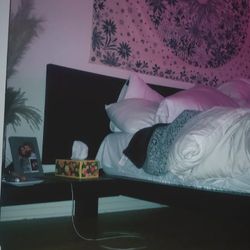 Cali King Mattress And Frame 