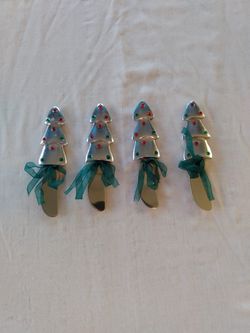 Christmas dishes- set of 4 metal cheese, butter, or dip spreader knives
