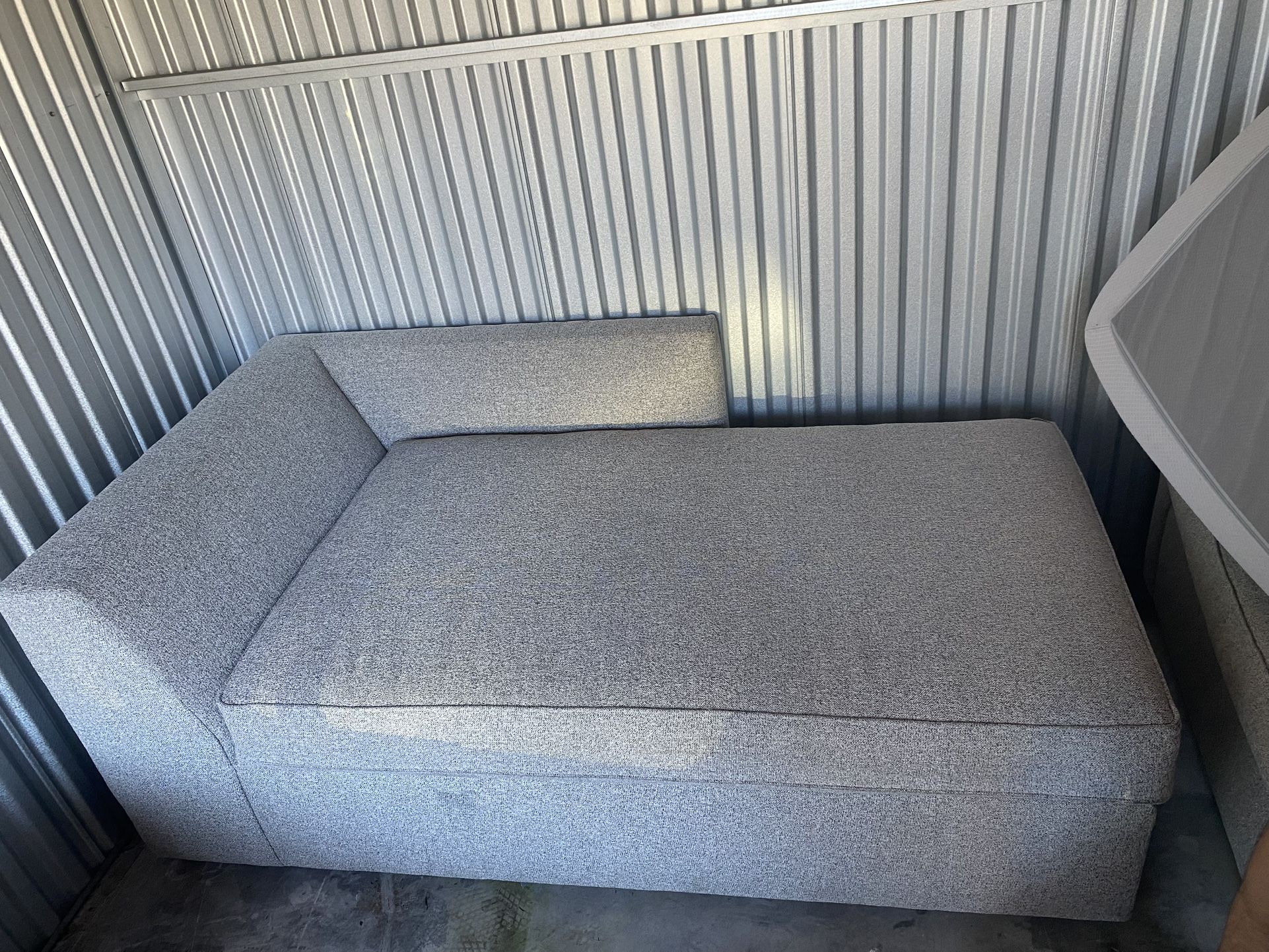  109" Right Bench Cushion Sleeper Sectional w/ Storage Chaise, Chenille Tweed, Storm Gray