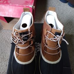 Victoria Secret Sorel women boots classic size 9