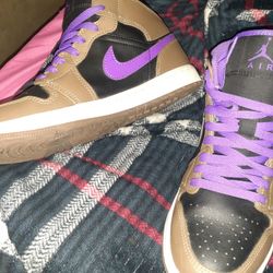 Air Jordan1MochaPurple Mids Size 8 M