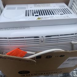 Windows Ac Unit 5000 Btu New