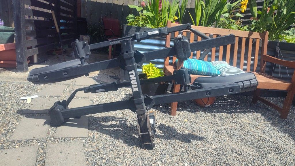 Thule T2 Classic - 2 Bike Rack- With Locks And Keys