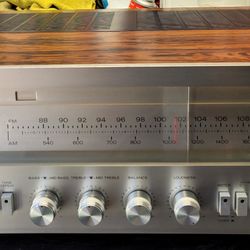 Vintage Concept Receiver 