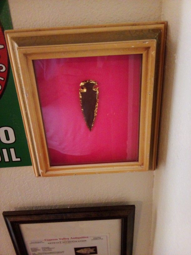 Spear Head Arrowhead Gold Leaf Edge