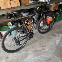 Diamondback Hatch 2 Mountain Bike 