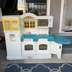 Vintage Little Tikes Country Kitchen – Great Condition