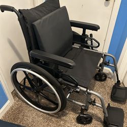 Wheelchair - Ki Mobility Catalyst 5VX Bariatric 22” Seat Width Wheelchair w/24”x 1 3/8 Quick Release Axles+ Lightweight Wheels ( New )