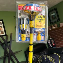 Brand New Bulb Changing Kit 11ft 