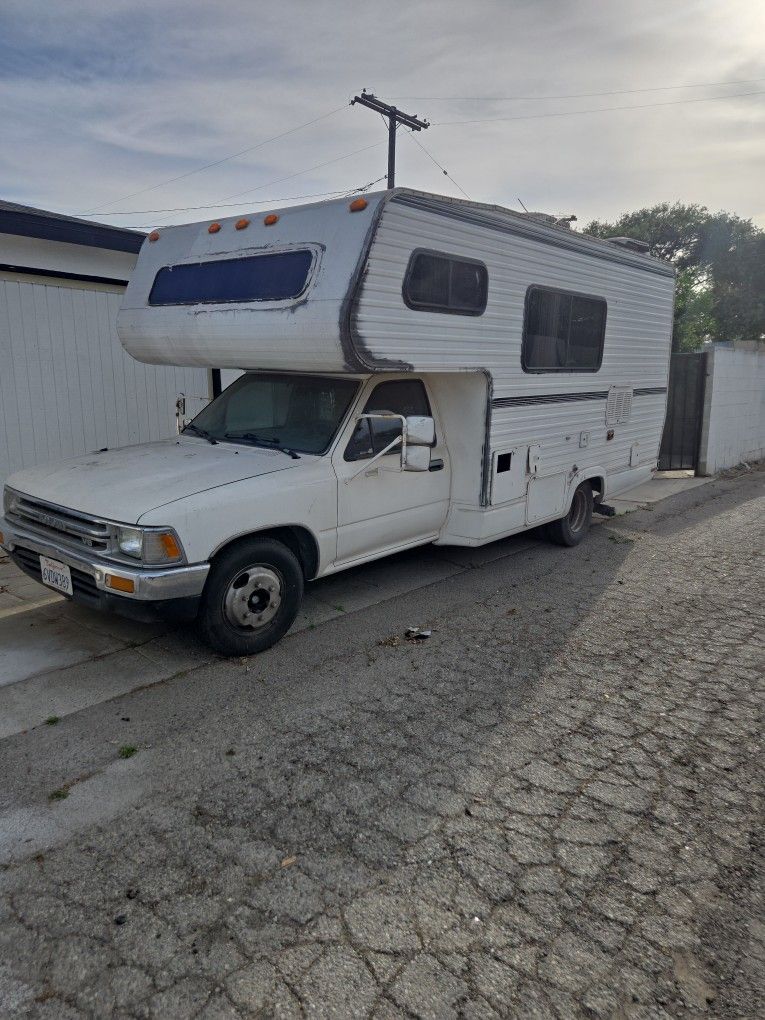 1990 Toyota Truck